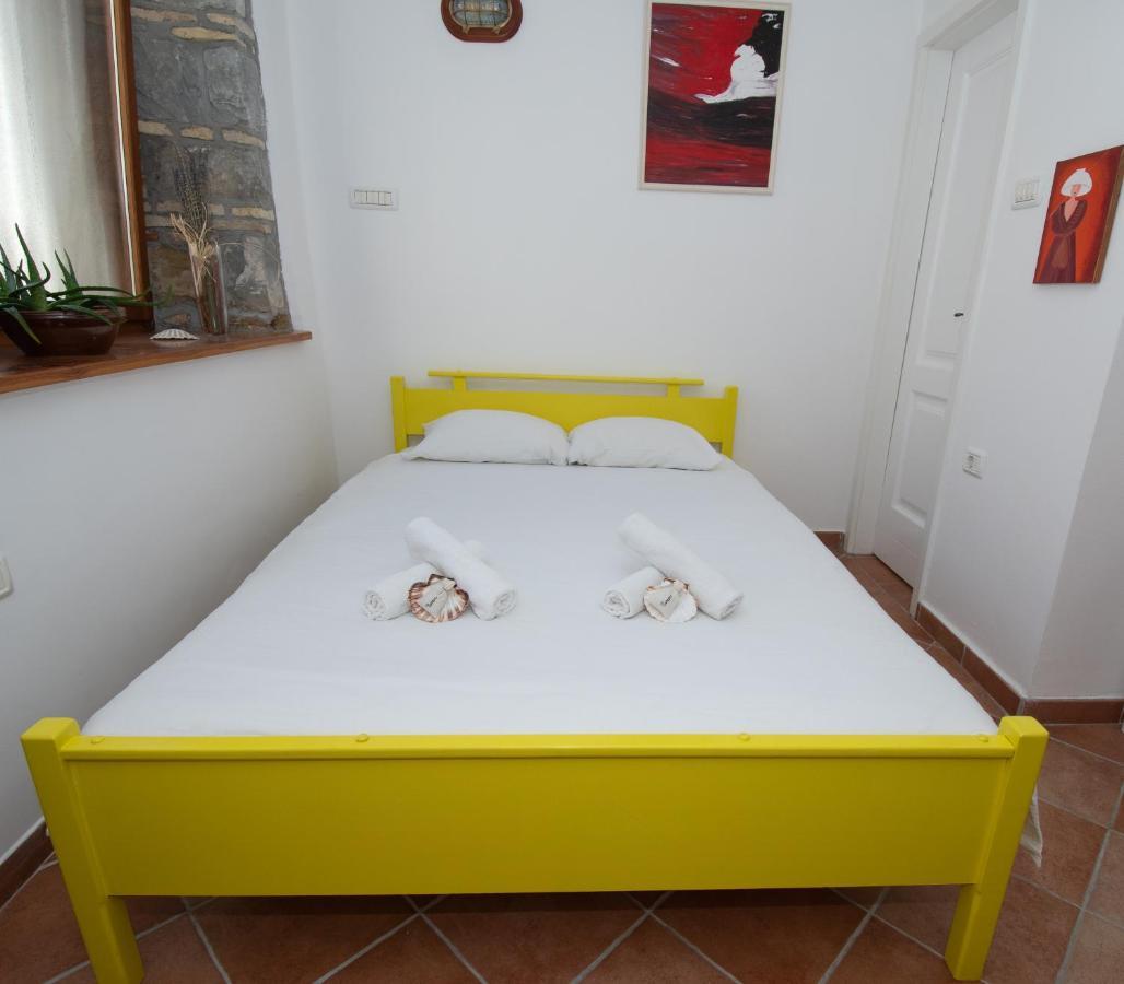 Studio May Piran Exterior foto