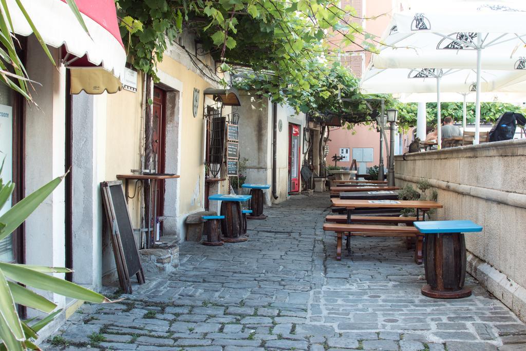 Studio May Piran Exterior foto